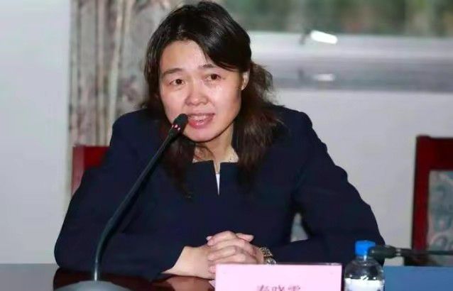 对于不少观众来说，看《夺冠》不仅是享受一部电影，更是追忆女排十冠路上激情燃烧的岁月，是找回这支传奇队伍给自己的激励和感动：中国女排精神，也是中国人的一种精神，就是不服输！《夺冠》提档之后，有网友留言称：;太久没进过电影院了，如果有哪部值得我们全家三代人一块儿看，只有《夺冠》